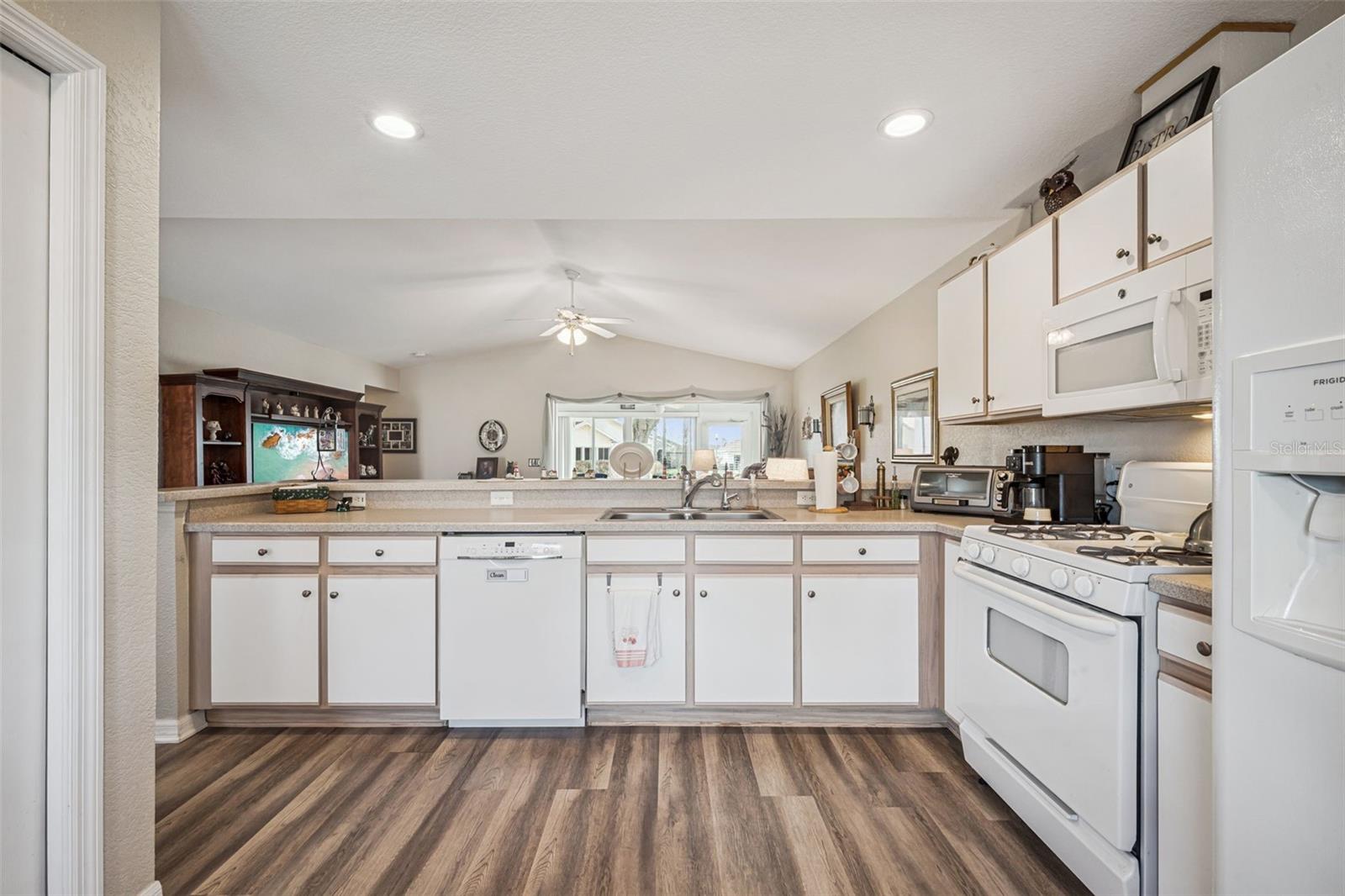 CHALET ESTATES - Residential