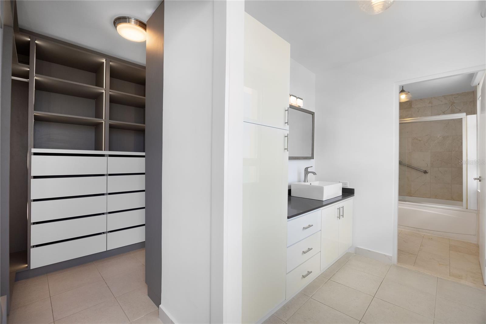 CARRION COURT PLAYA - Residential