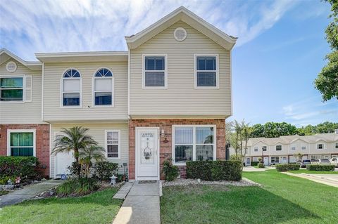 Townhouse in TAMPA FL 7524 HOLLOWELL DRIVE.jpg