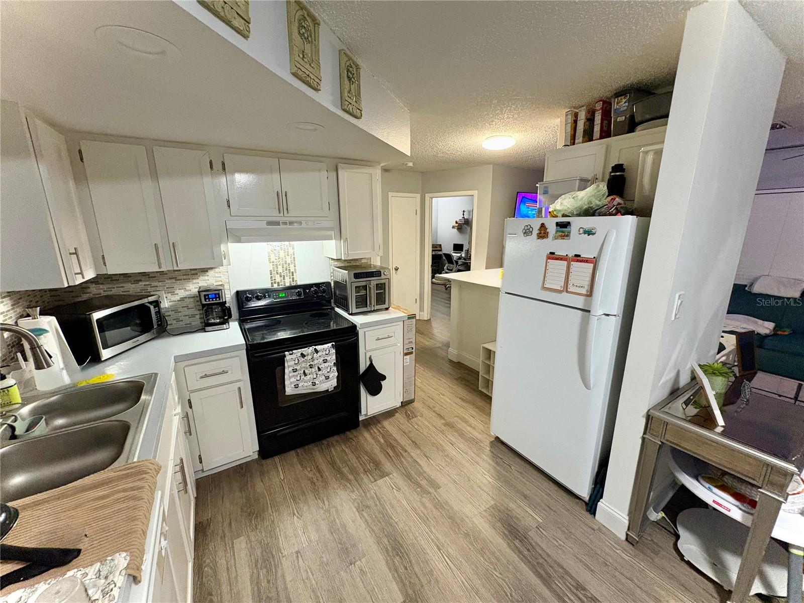 THE LAKES - Residential Lease