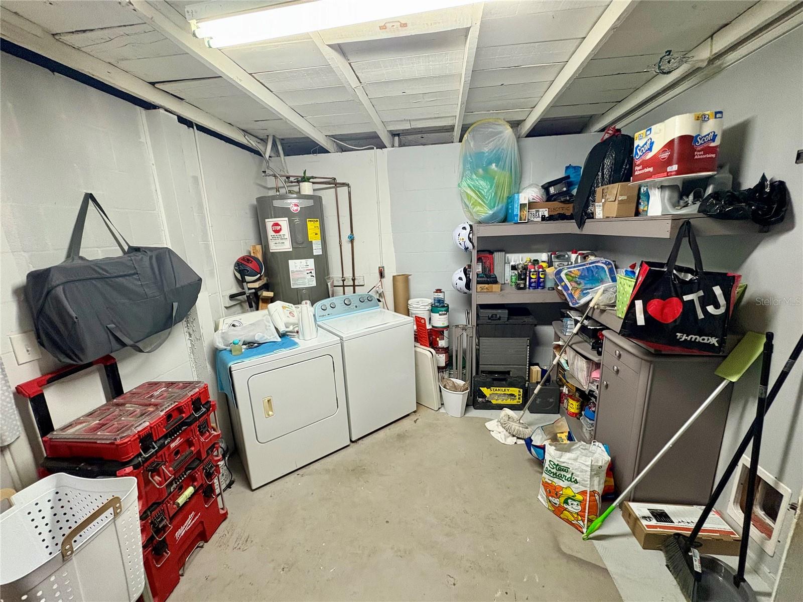 THE LAKES - Residential Lease