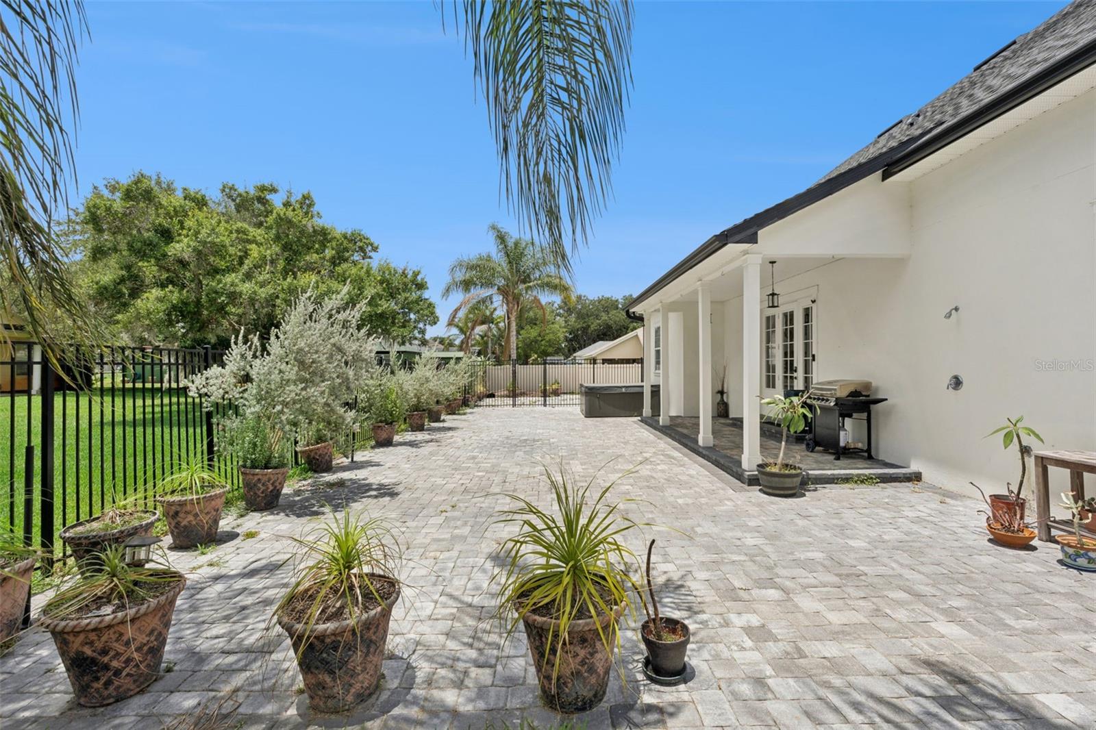 HAMMOCK POINTE - Residential