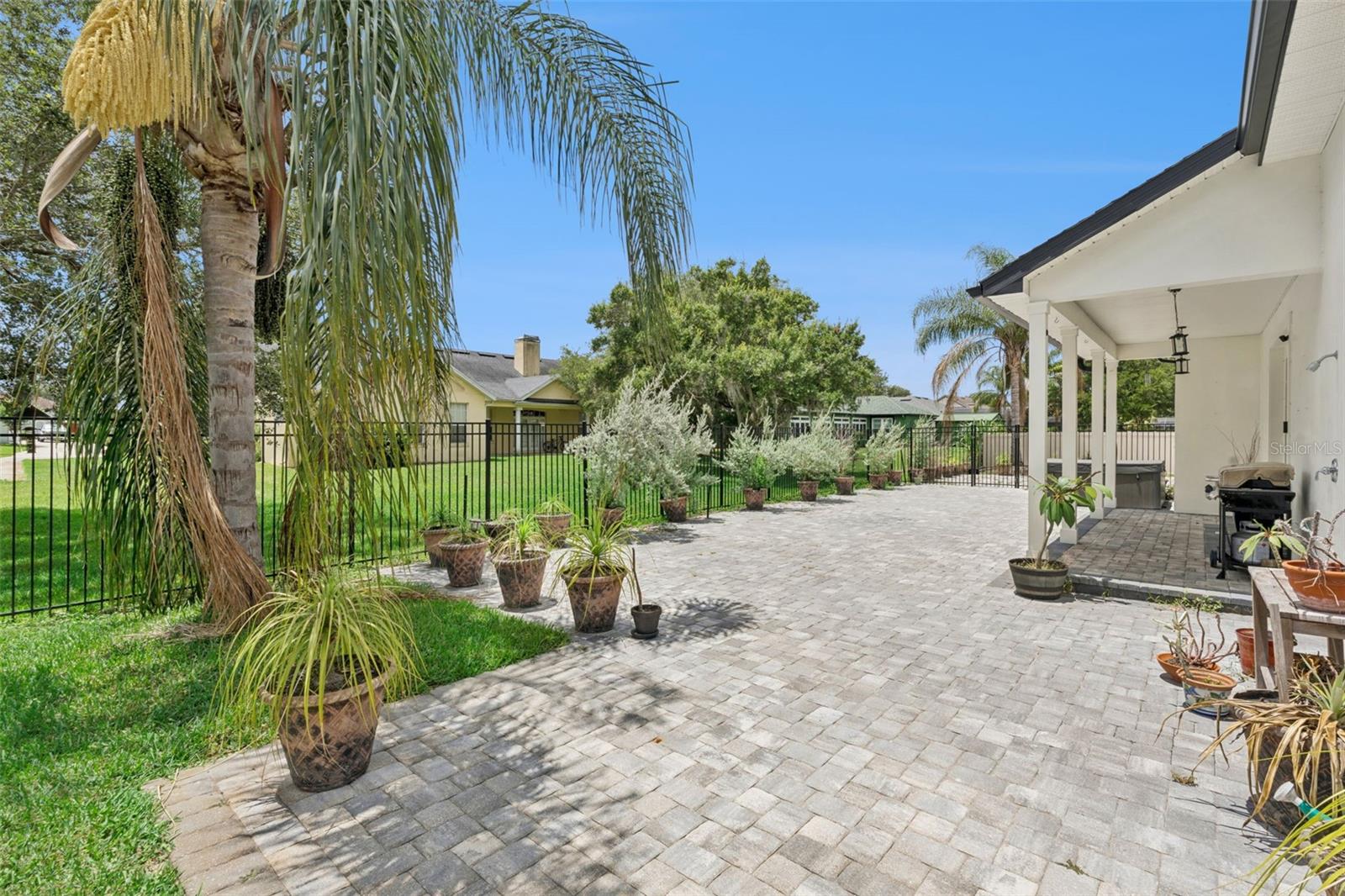 HAMMOCK POINTE - Residential