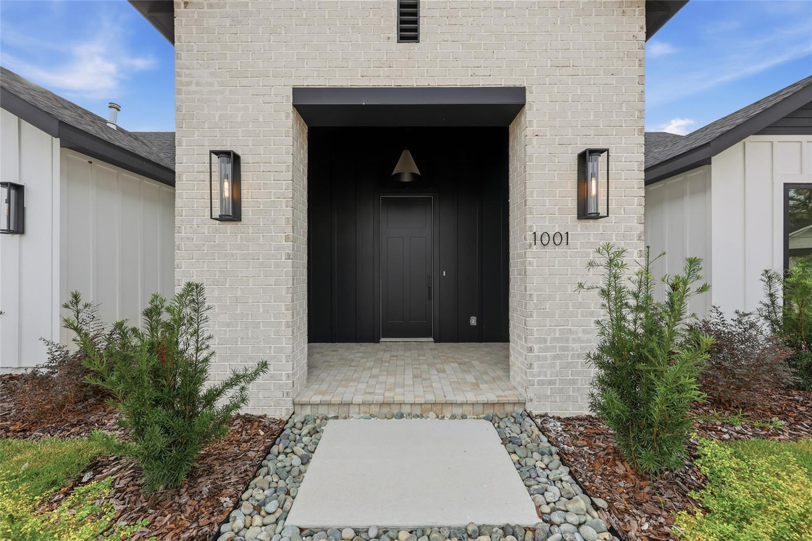 GLORIAS WAY - Residential