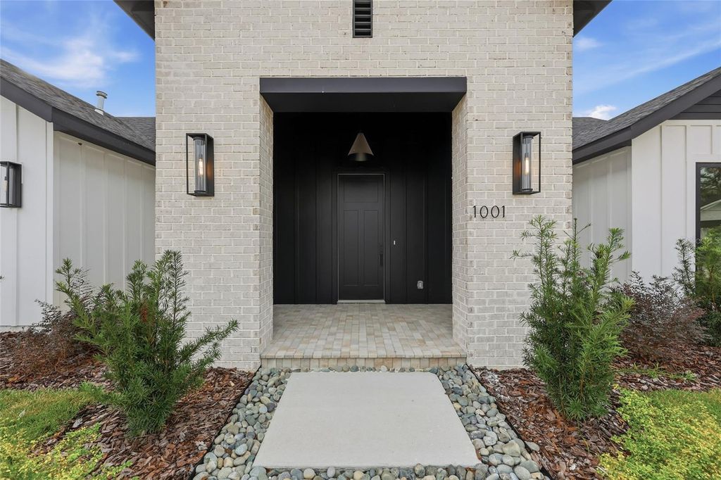 Photo of 1001 SW 120th Drive, Gainesville, FL 32607 (MLS # GC536593)