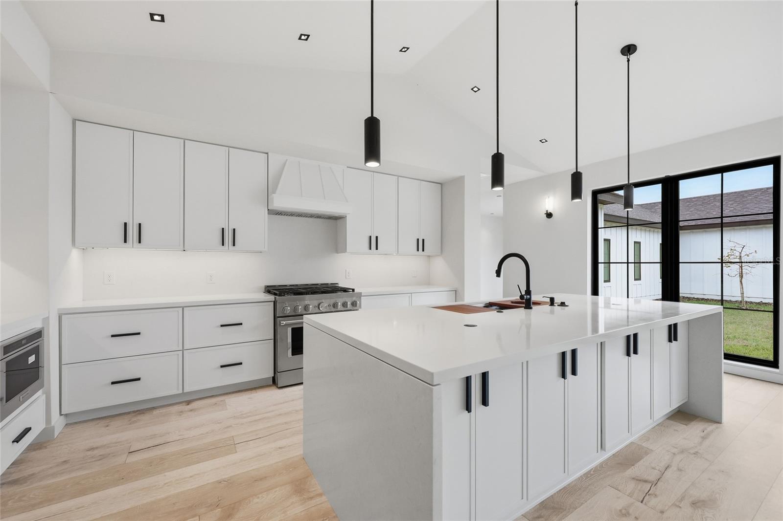 GLORIAS WAY - Residential