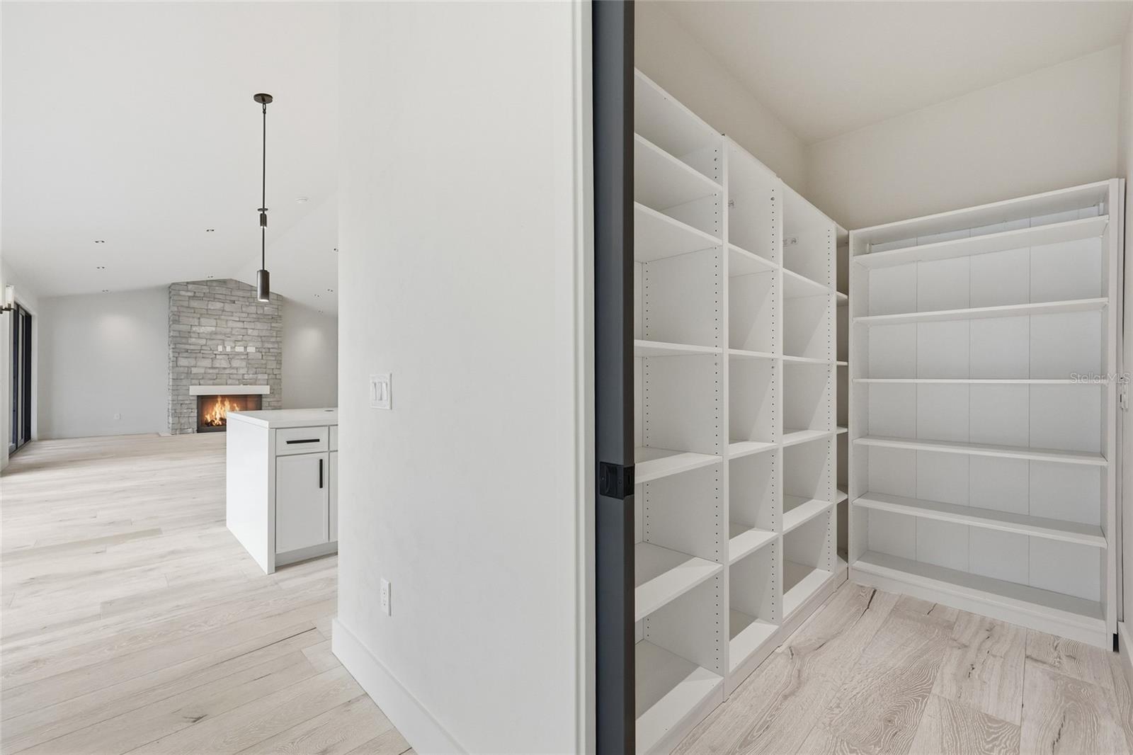 GLORIAS WAY - Residential