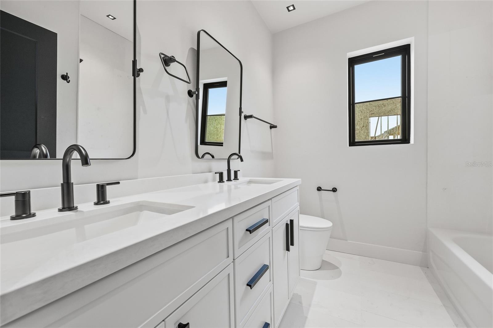 GLORIAS WAY - Residential