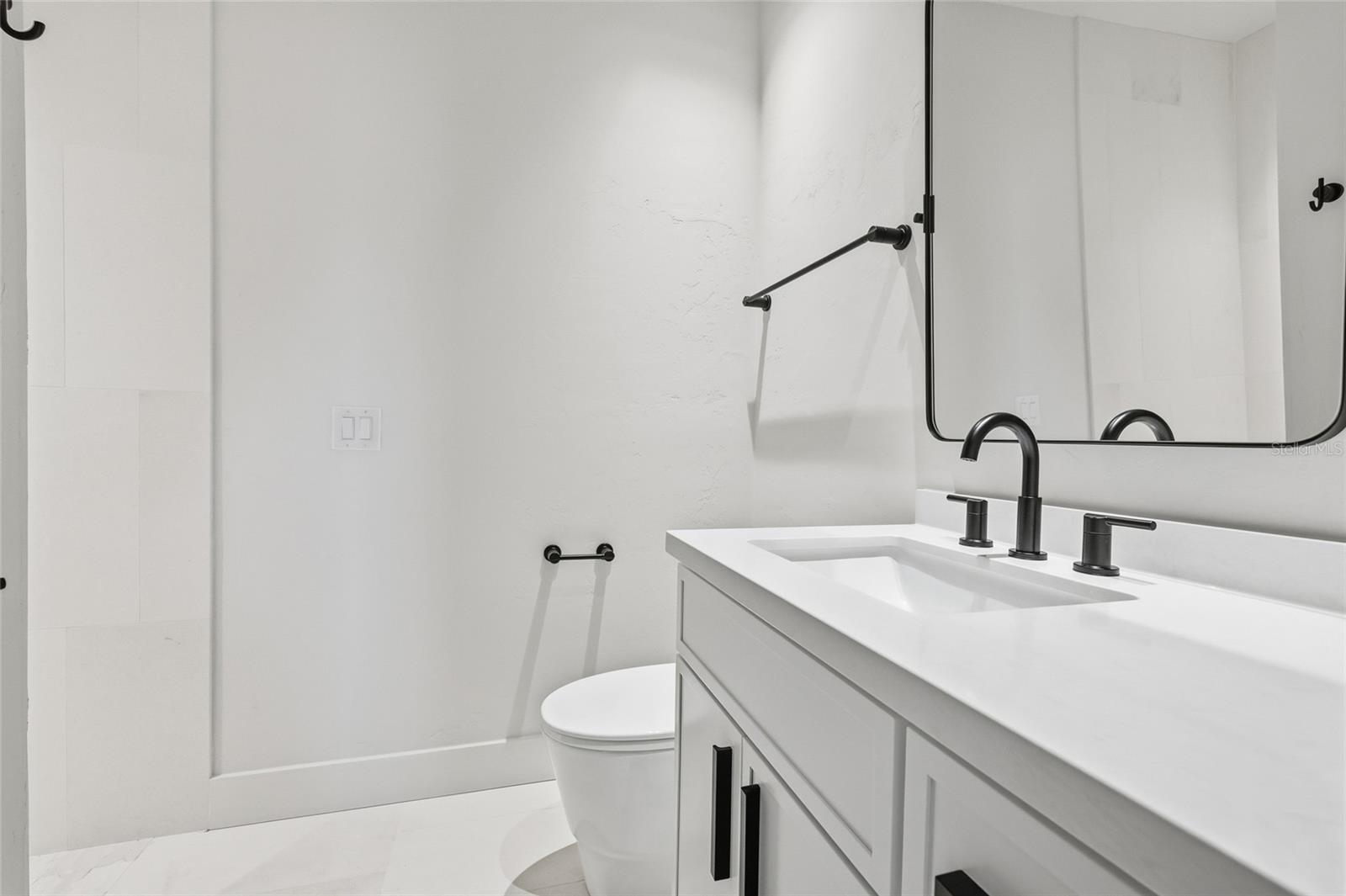 GLORIAS WAY - Residential