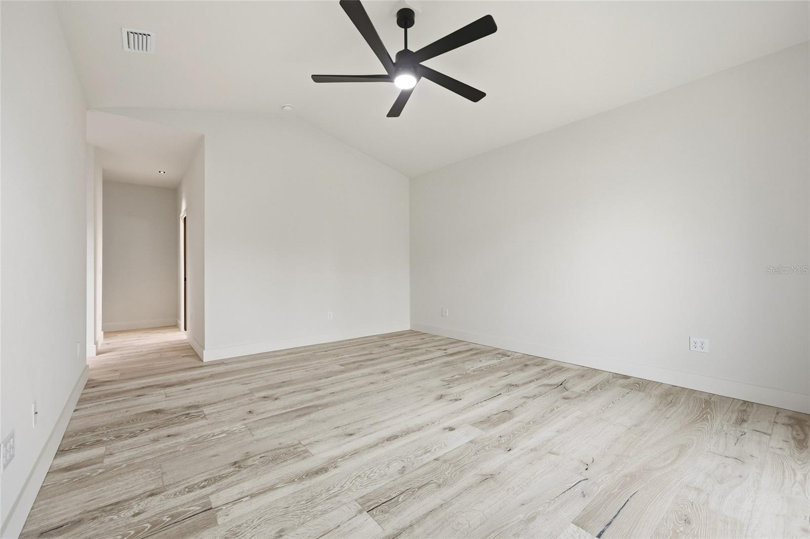 GLORIAS WAY - Residential