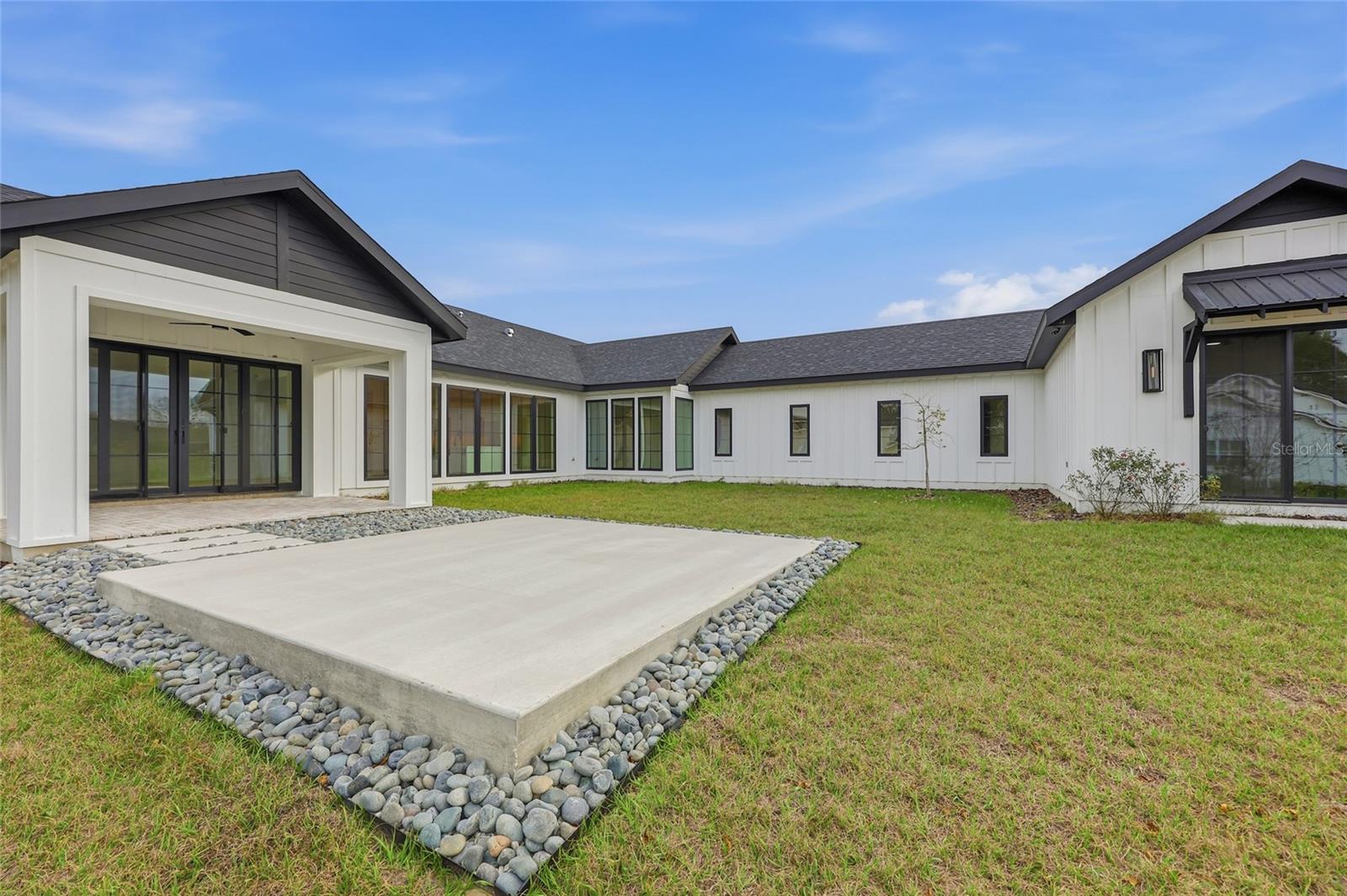 GLORIAS WAY - Residential