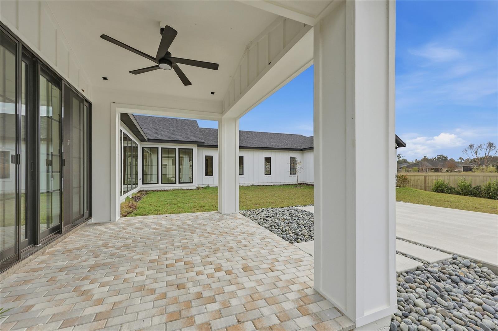 GLORIAS WAY - Residential