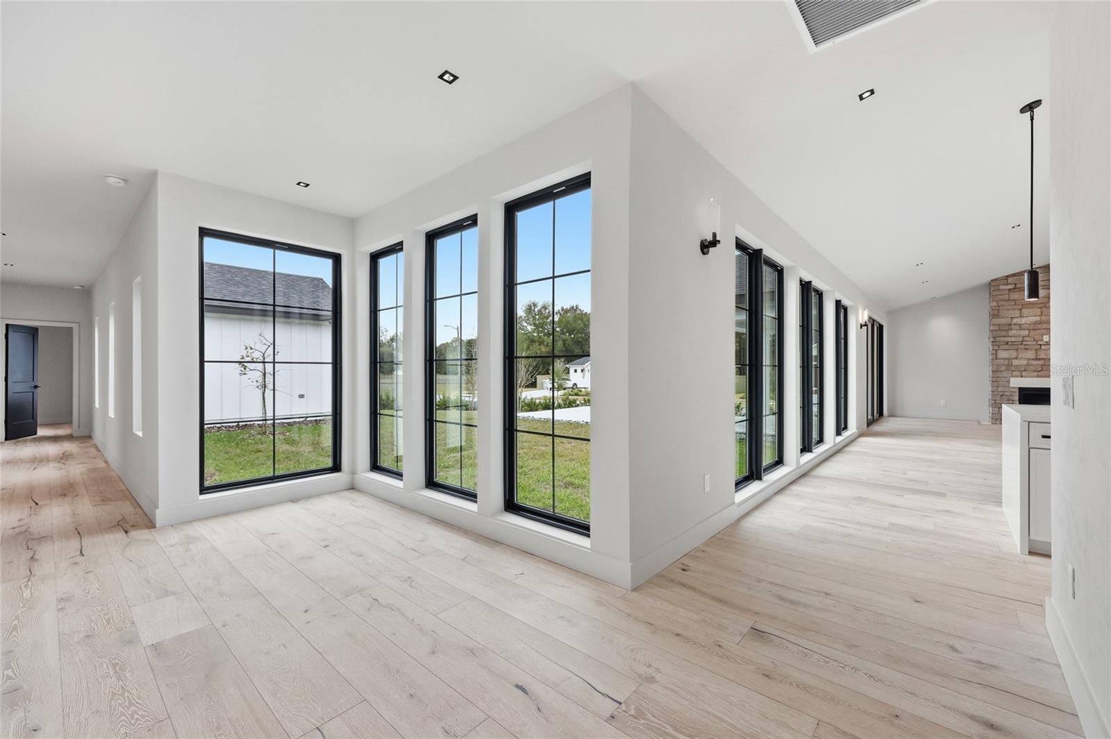 GLORIAS WAY - Residential