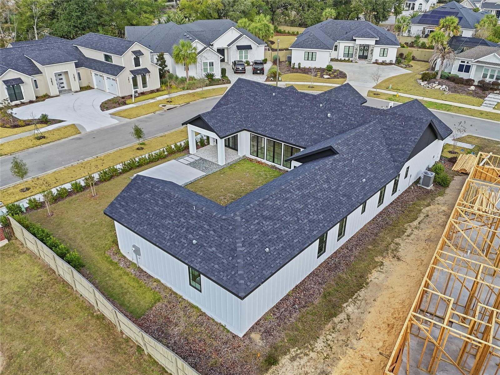 GLORIAS WAY - Residential