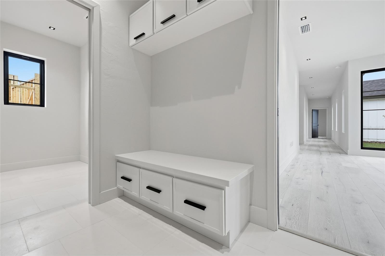 GLORIAS WAY - Residential