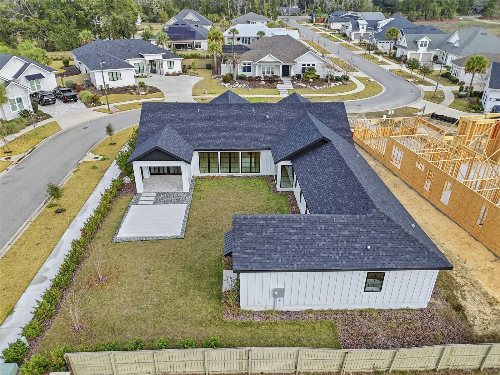 GLORIAS WAY - Residential