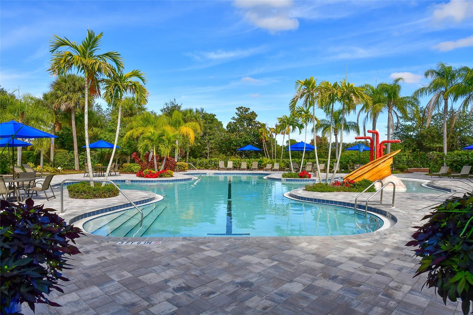 CHARLESTON POINTE PH A AT UNIV PLACE - Residential