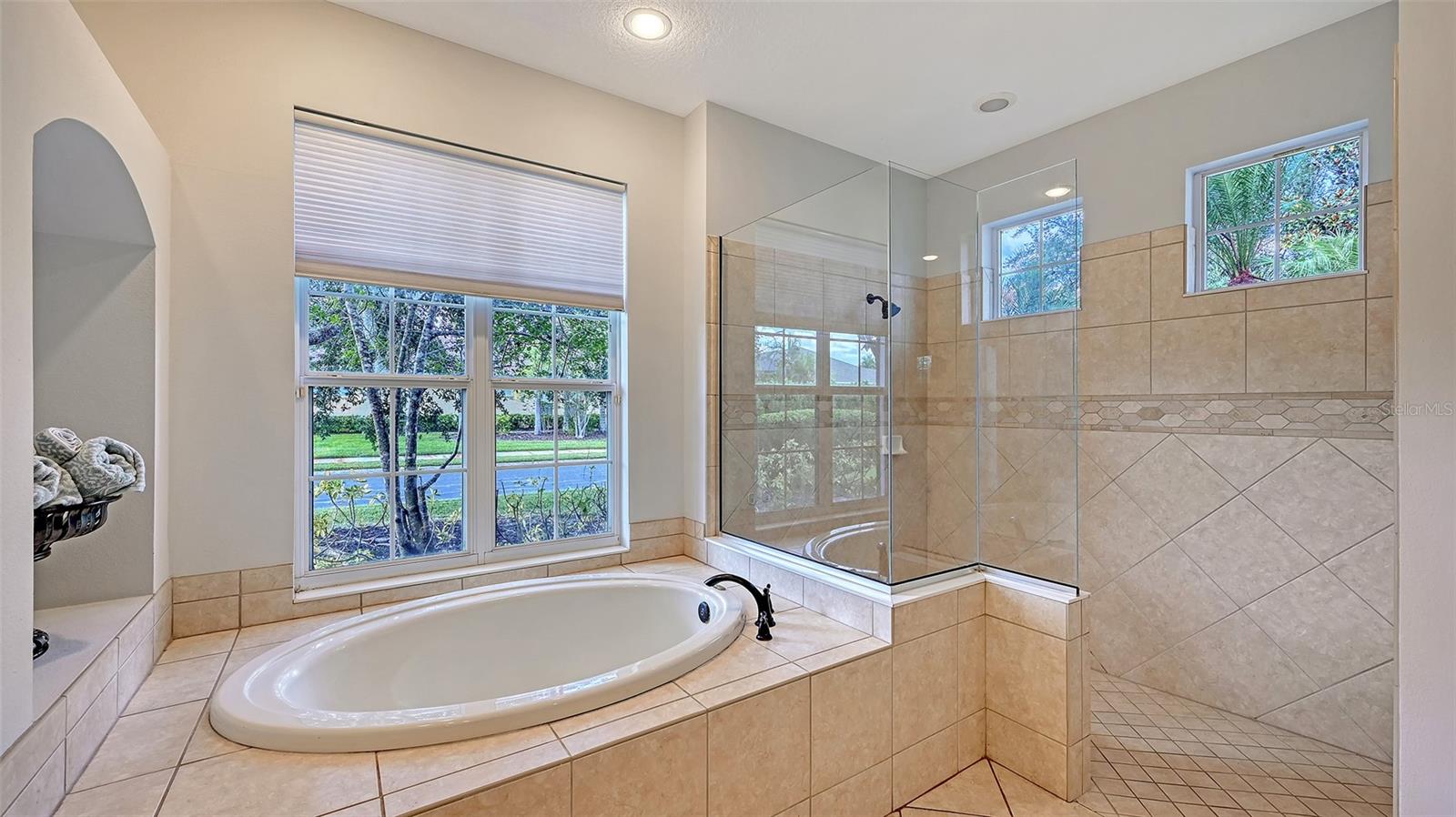 CHARLESTON POINTE PH A AT UNIV PLACE - Residential