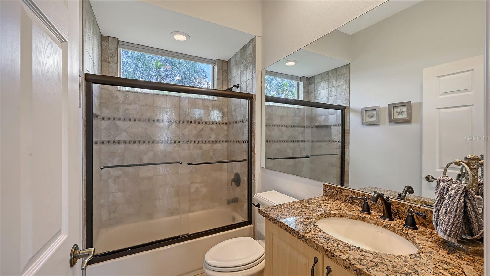 CHARLESTON POINTE PH A AT UNIV PLACE - Residential