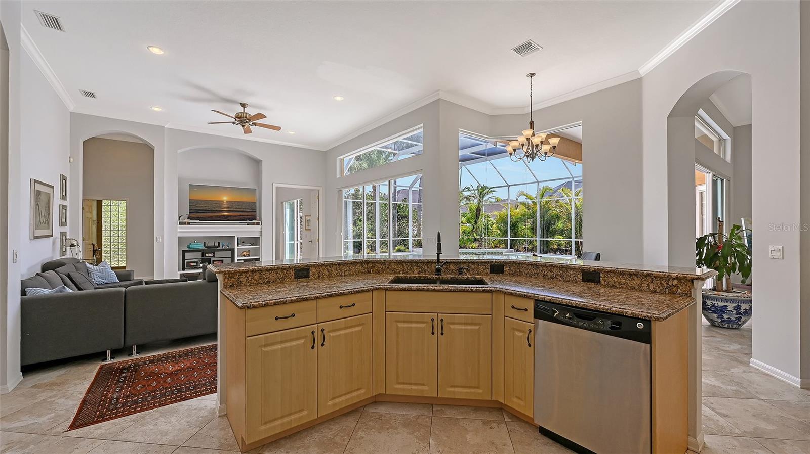 CHARLESTON POINTE PH A AT UNIV PLACE - Residential