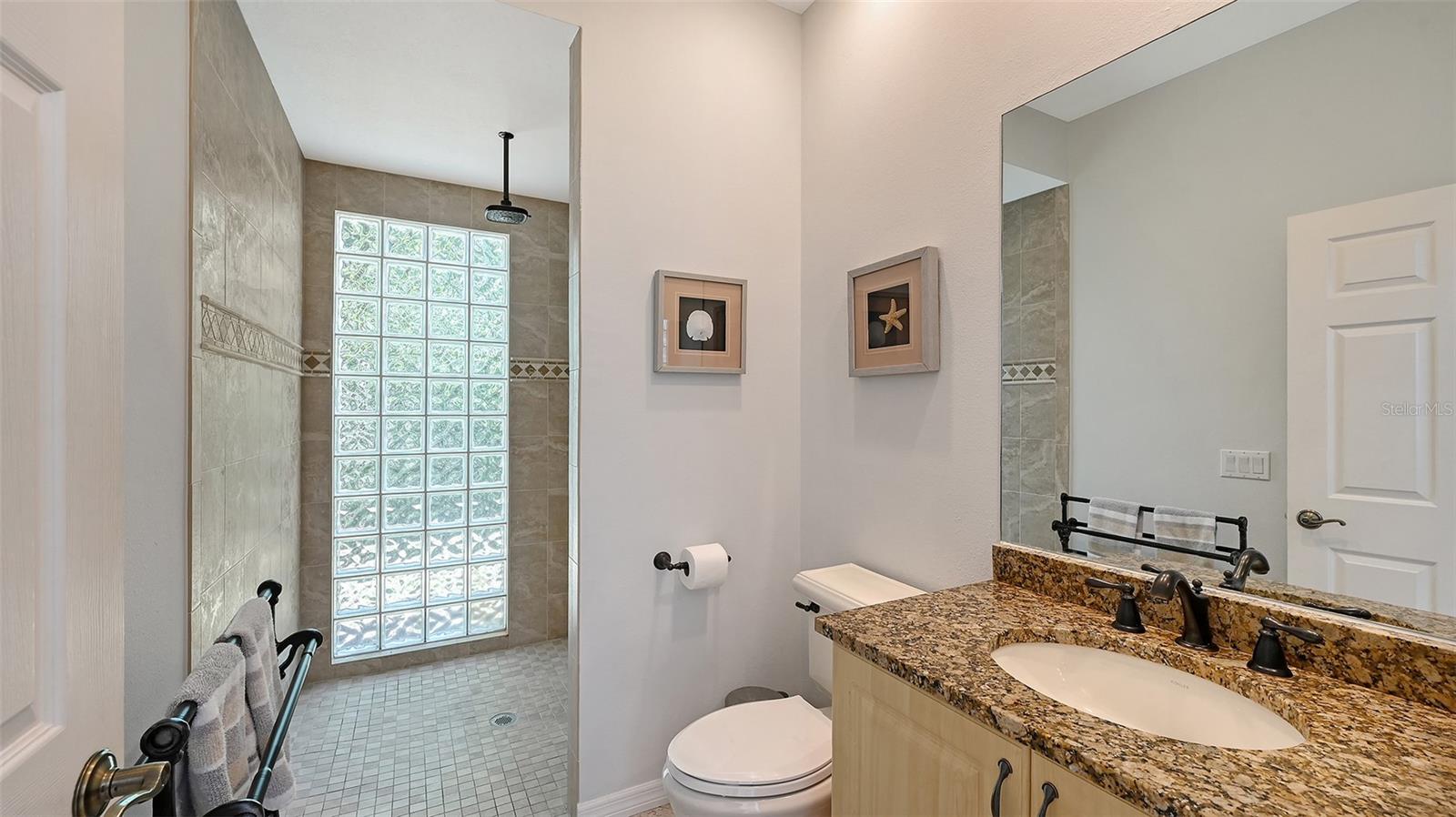 CHARLESTON POINTE PH A AT UNIV PLACE - Residential