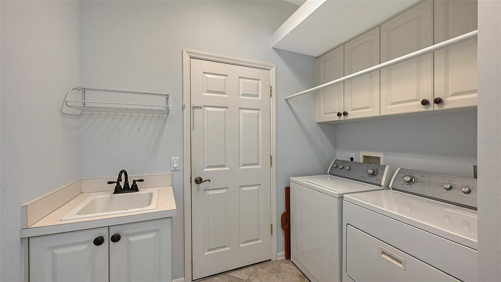 CHARLESTON POINTE PH A AT UNIV PLACE - Residential