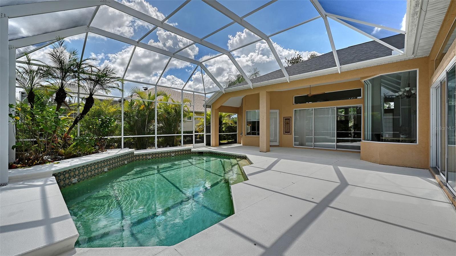 CHARLESTON POINTE PH A AT UNIV PLACE - Residential