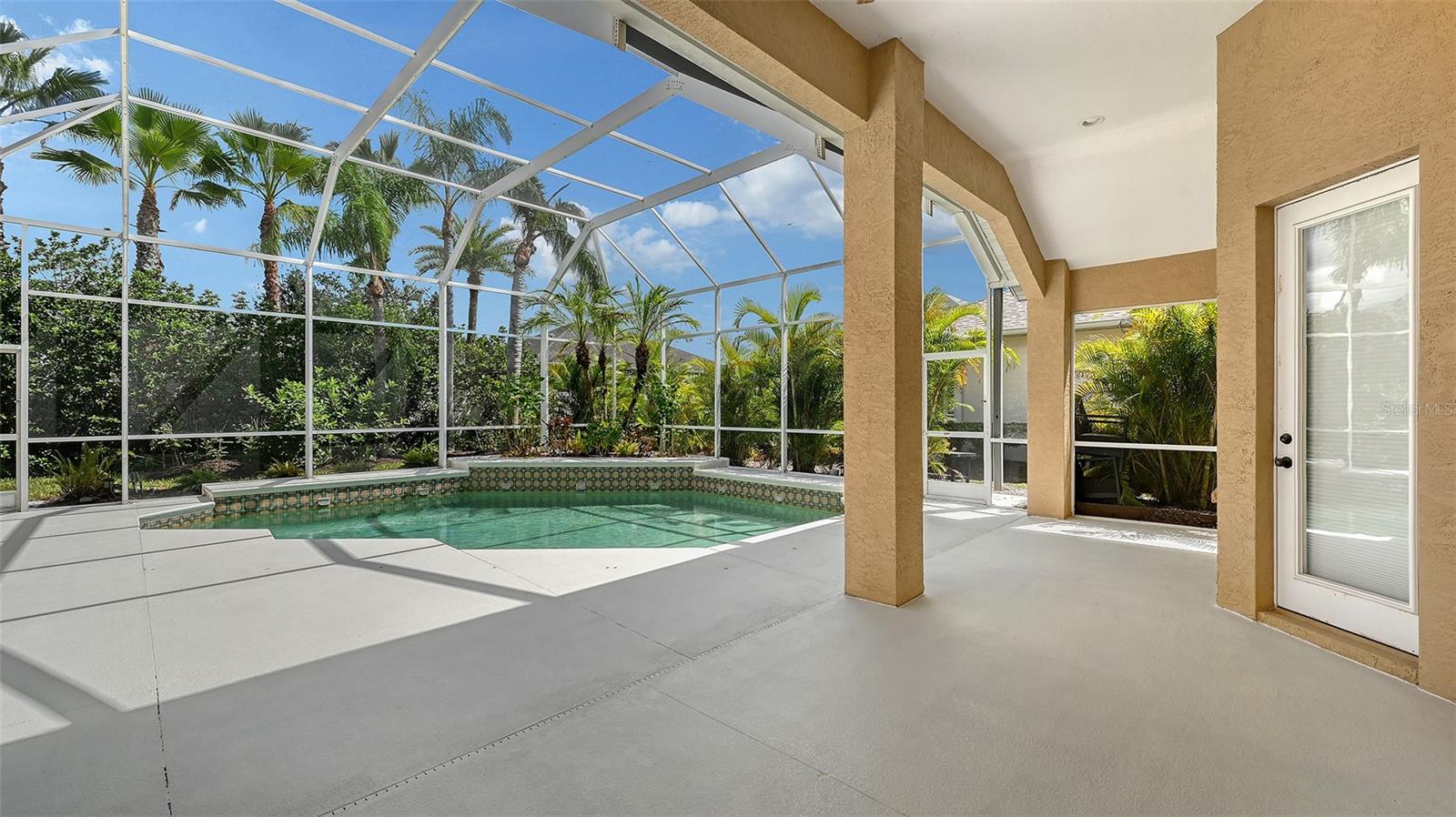CHARLESTON POINTE PH A AT UNIV PLACE - Residential