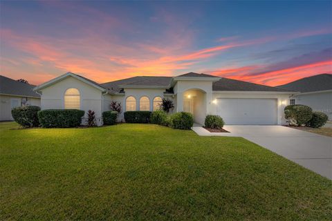 Photo of 5140 NW 25th Loop, Ocala, FL 34482 (MLS # OM711663) Photo of 5140 NW 25th Loop, Ocala, FL 34482 (MLS # OM711663)