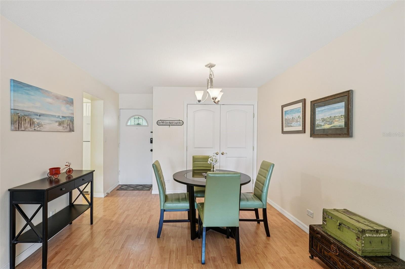 STRATHMORE VILLAGE GREEN - Residential