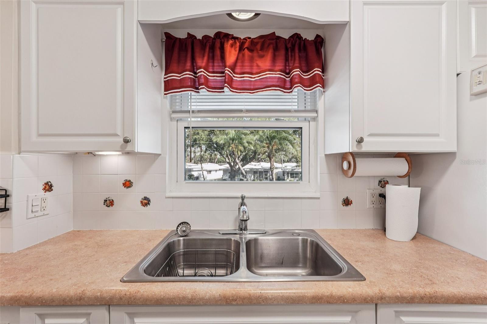 3900 ROXANE BOULEVARD 8B