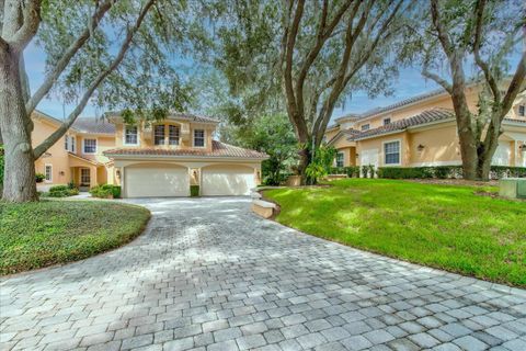 A home in HOWEY IN THE HILLS