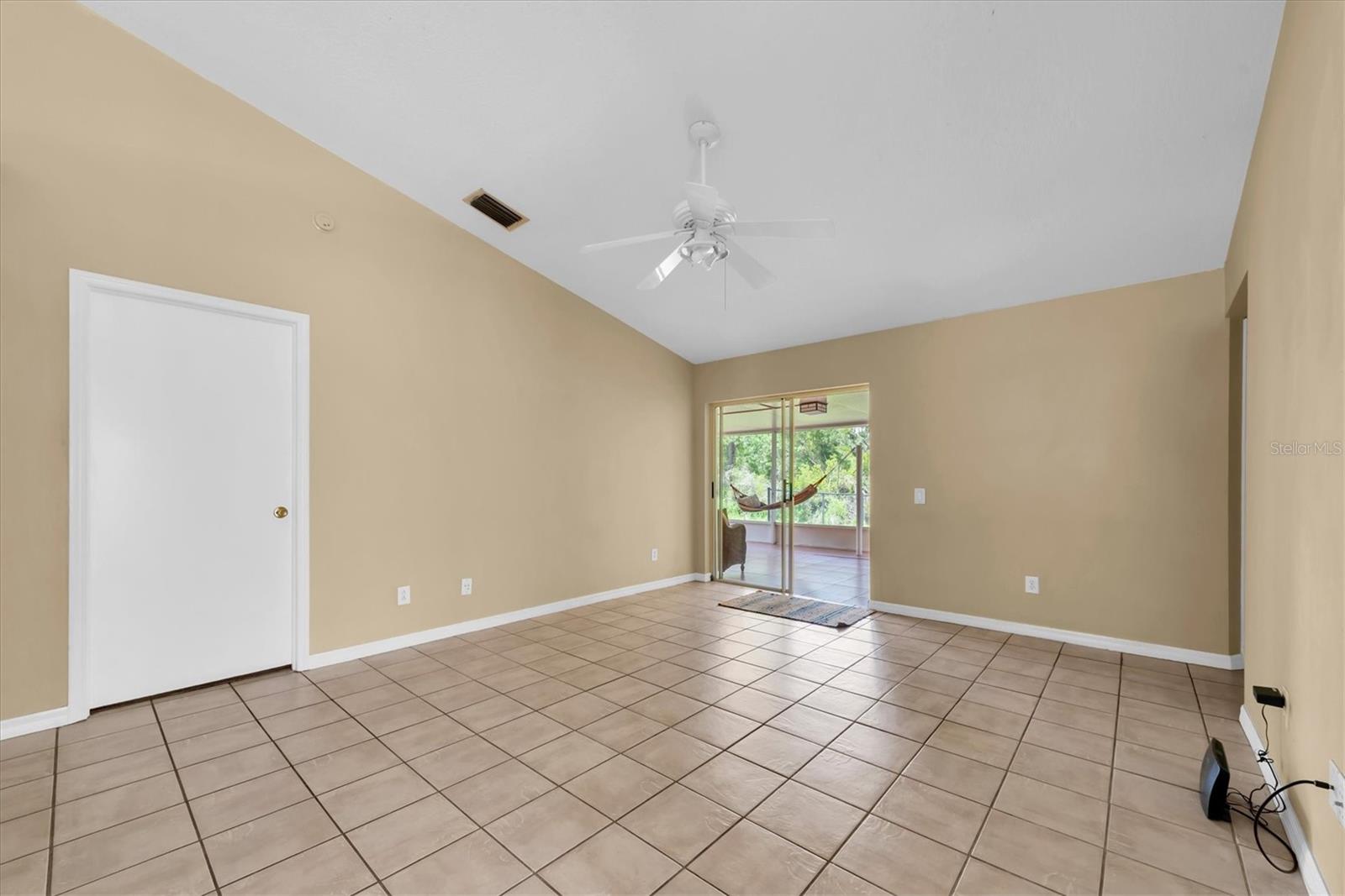 OAKDALE RIVERVIEW ESTATES UN 3 - Residential