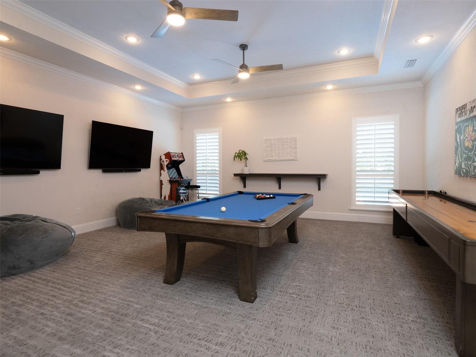 OAKMONT PH 2 PB 32 PG 30 - Residential