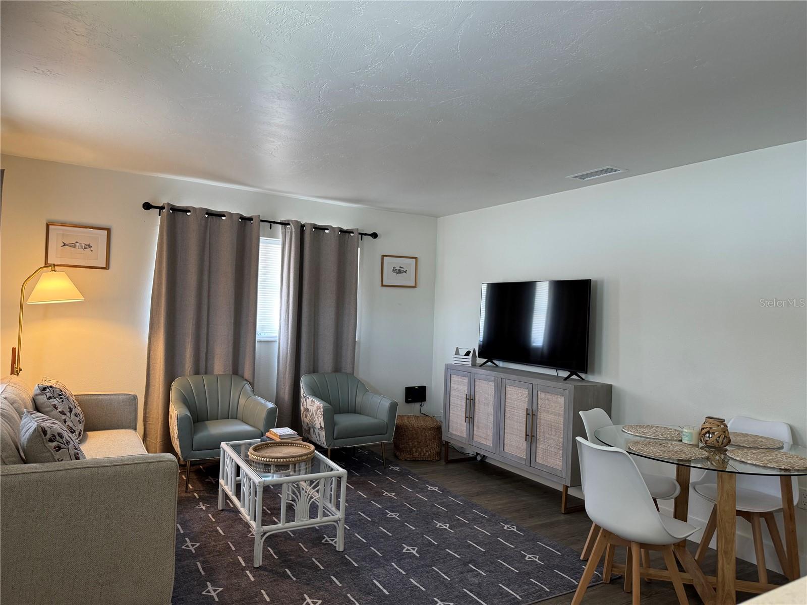 2022 5TH STREET 2022