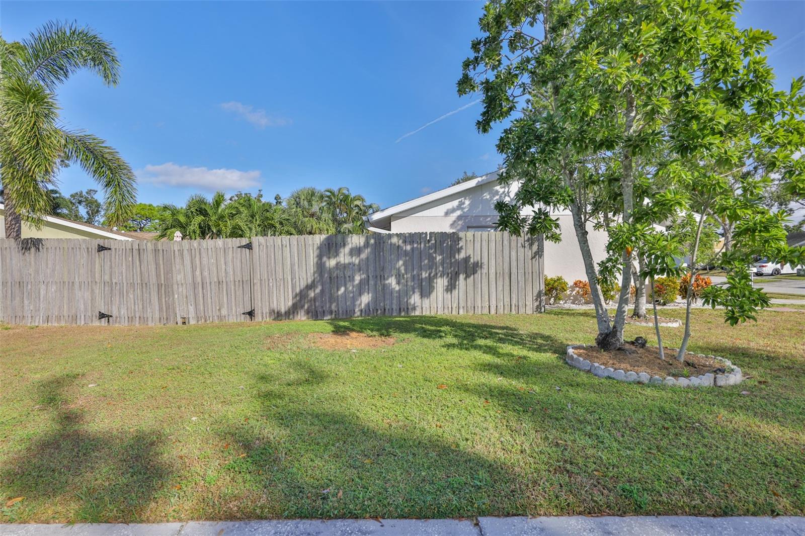 BONNIE PINES - Residential