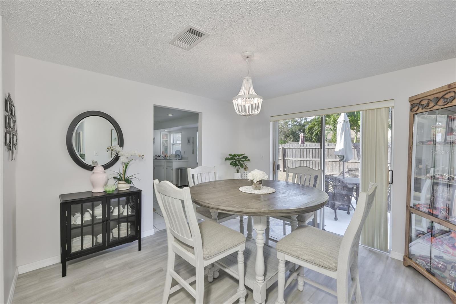 BONNIE PINES - Residential