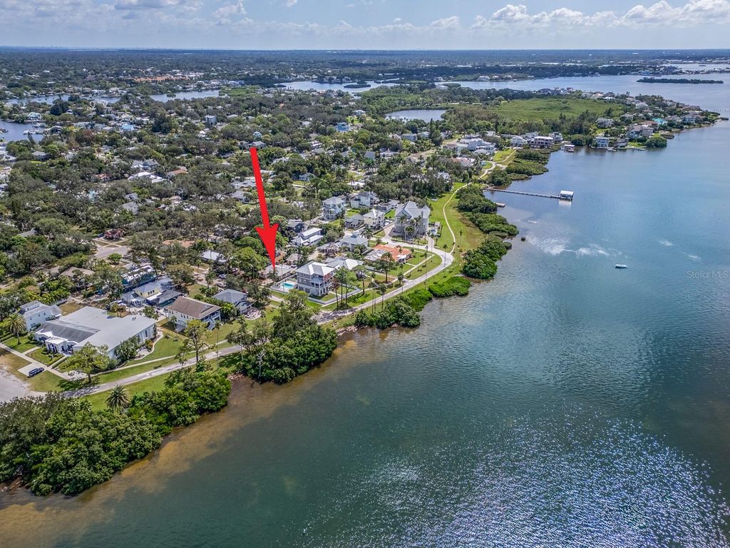 Photo of 611 Pennsylvania Avenue, Palm Harbor, FL 34683 (MLS # TB8436368)