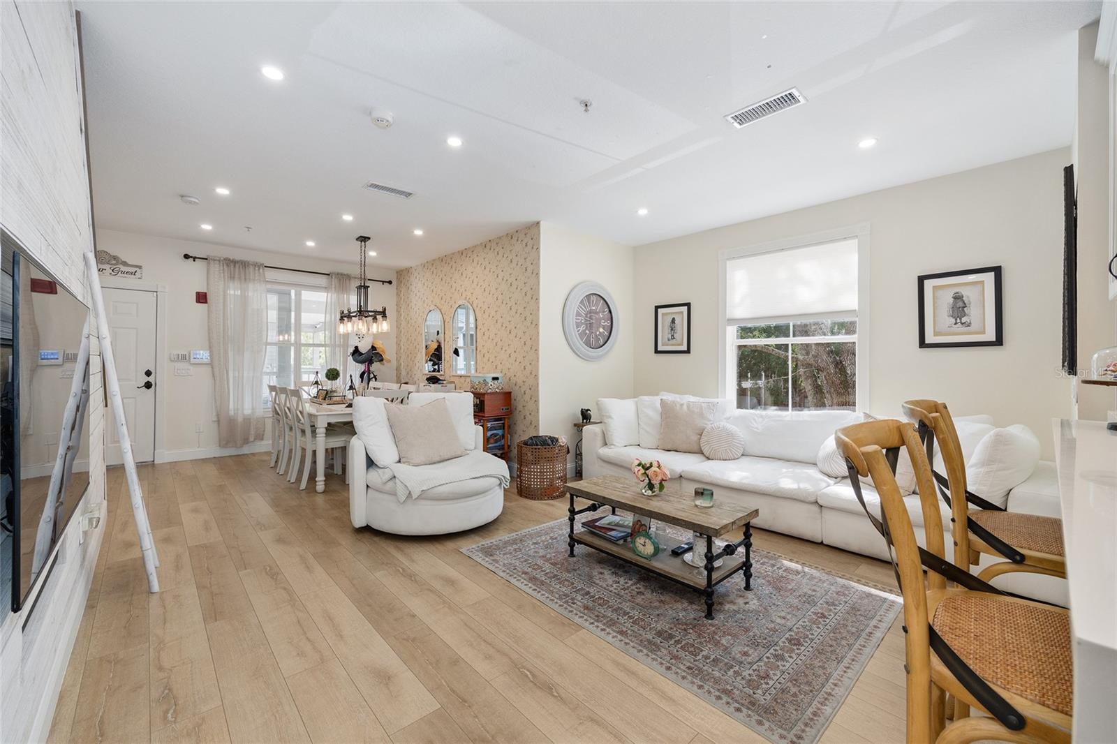 TAYLOR SQUARE CONDO - Residential