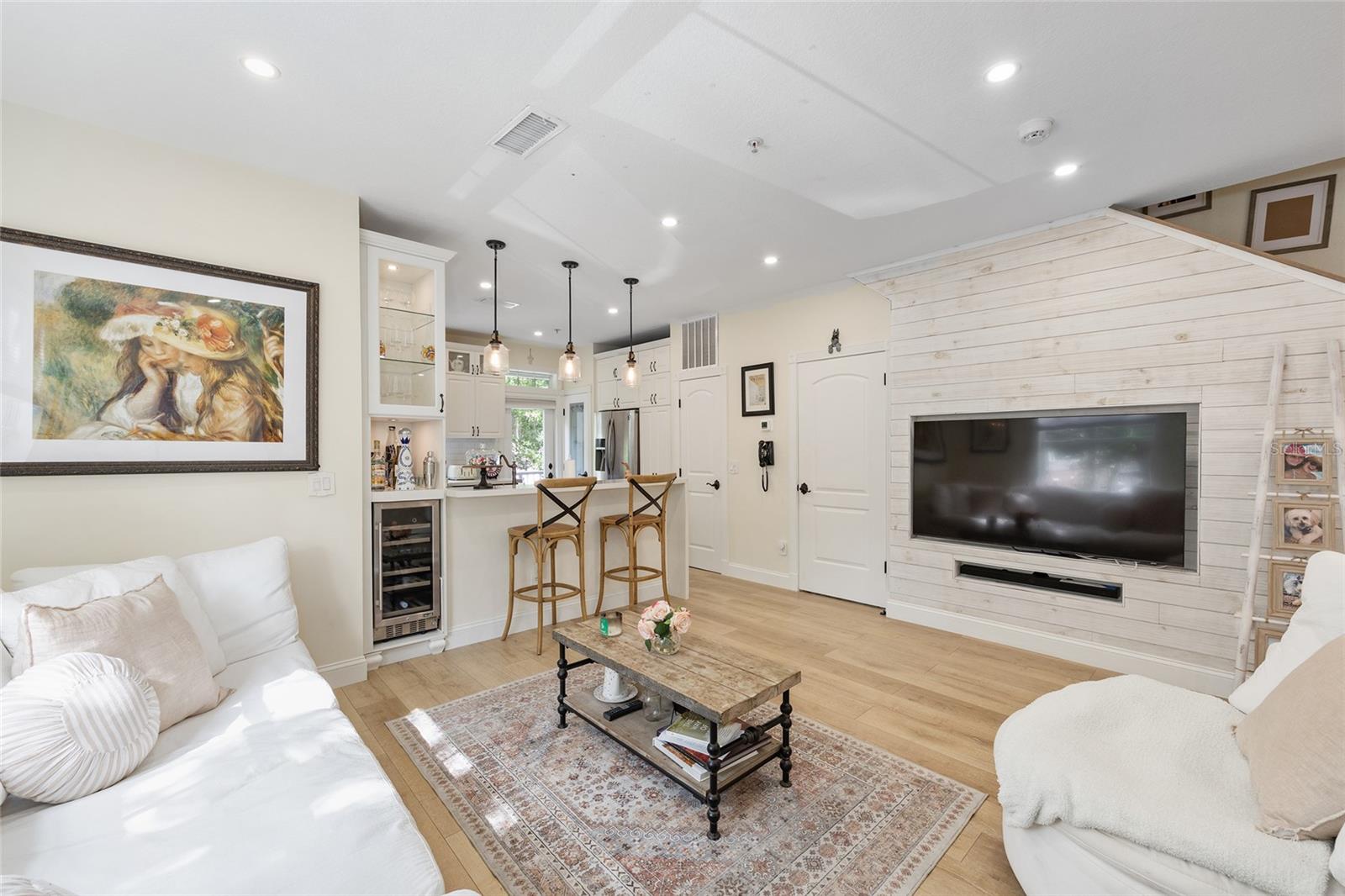 TAYLOR SQUARE CONDO - Residential