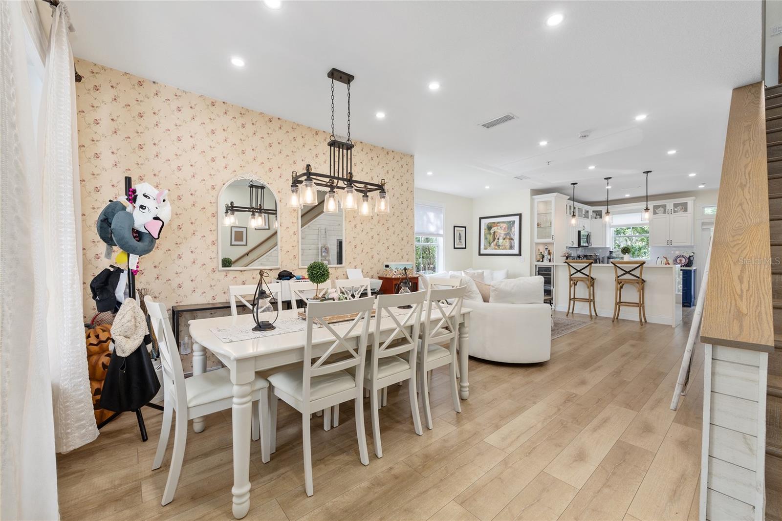 TAYLOR SQUARE CONDO - Residential