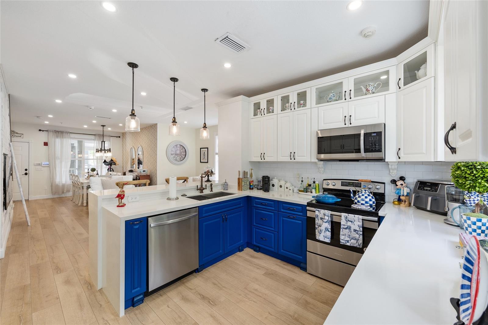 TAYLOR SQUARE CONDO - Residential