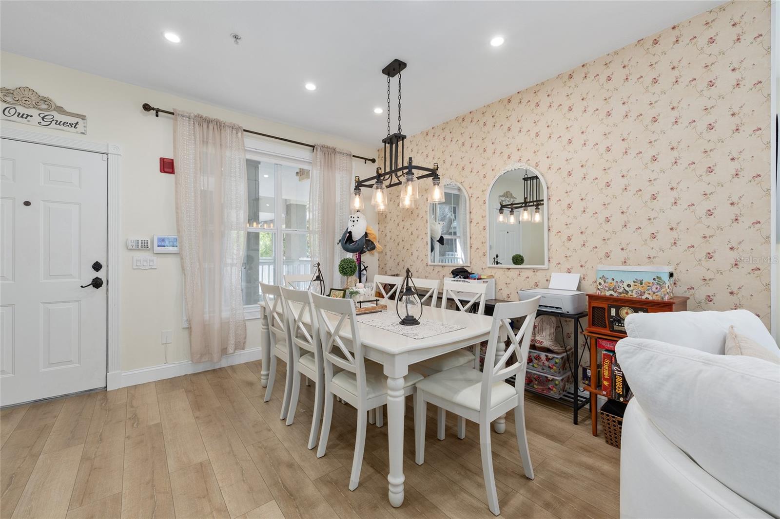 TAYLOR SQUARE CONDO - Residential