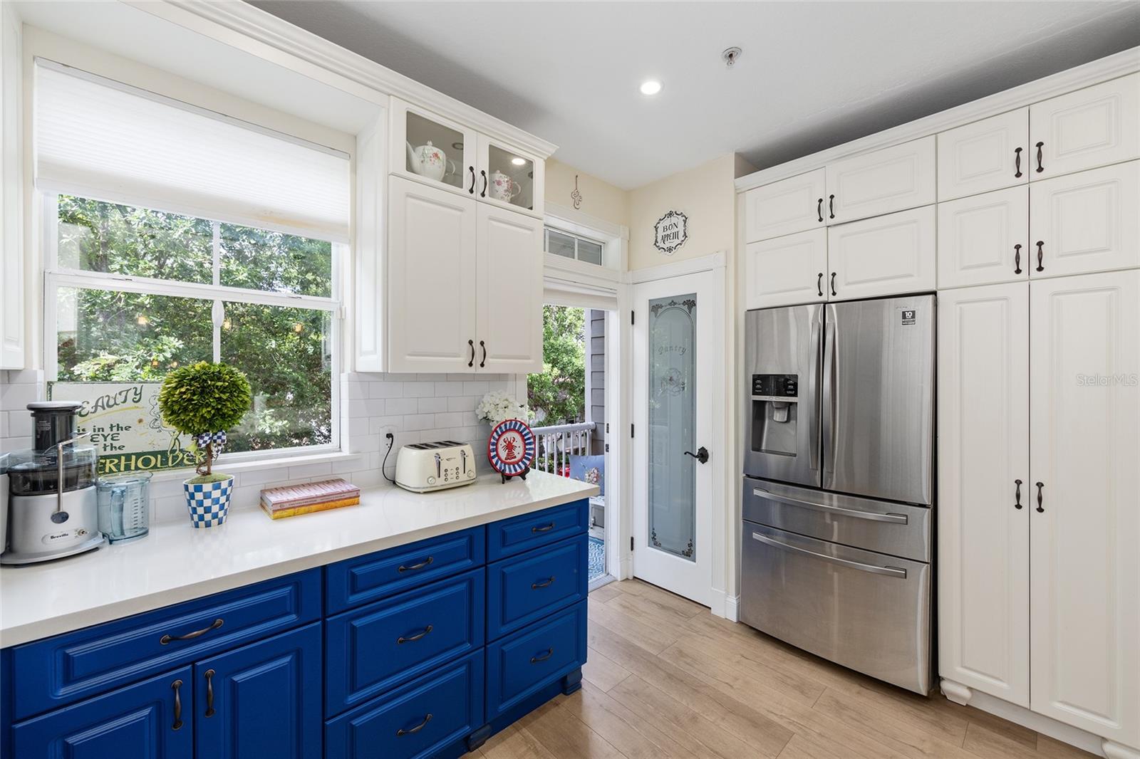 TAYLOR SQUARE CONDO - Residential