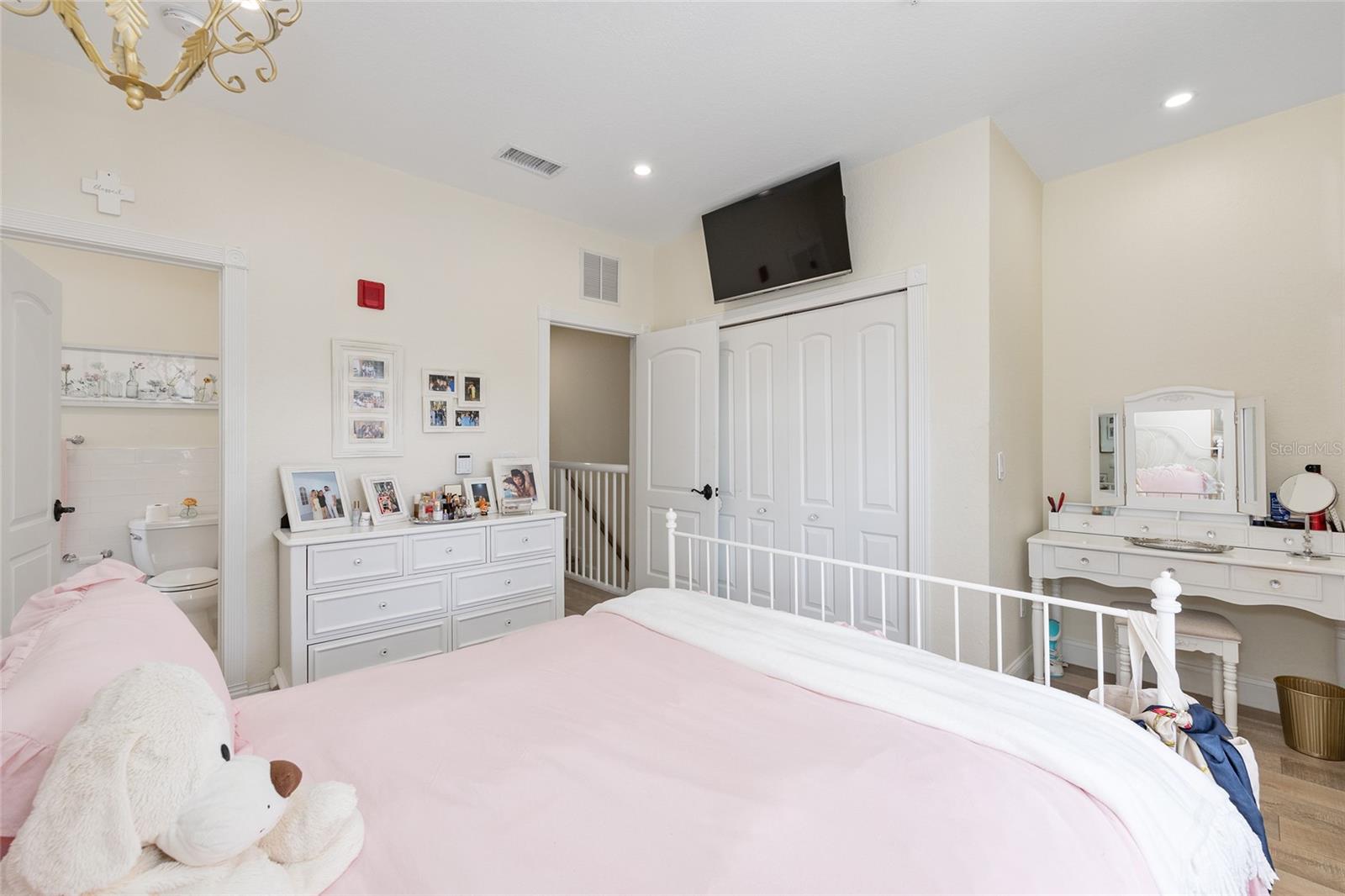 TAYLOR SQUARE CONDO - Residential