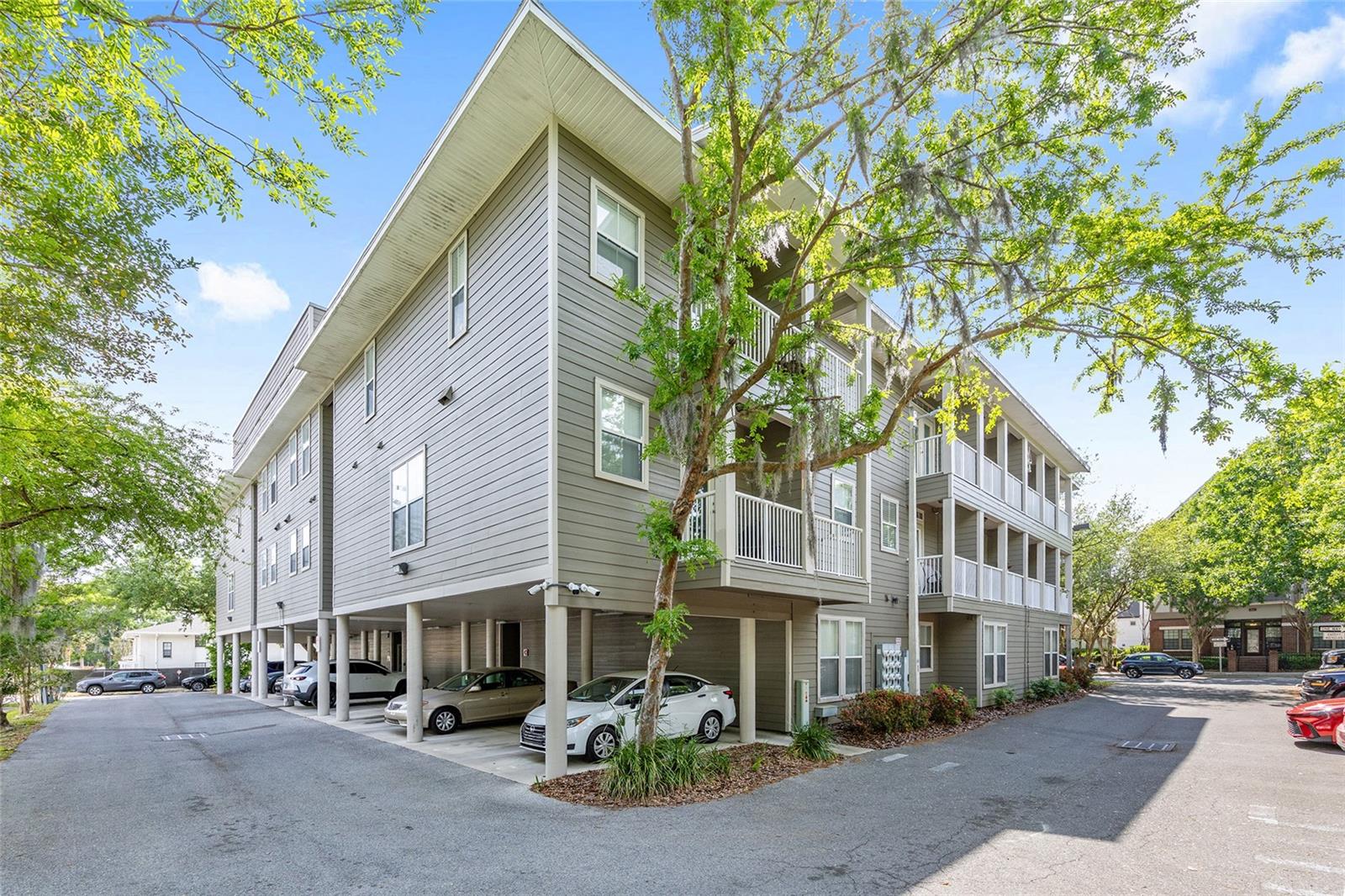 TAYLOR SQUARE CONDO - Residential