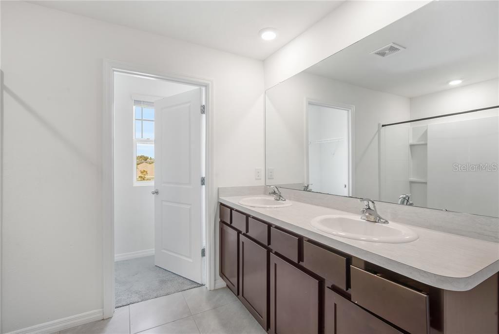 ZEPHYR LAKES SUB - Residential Lease