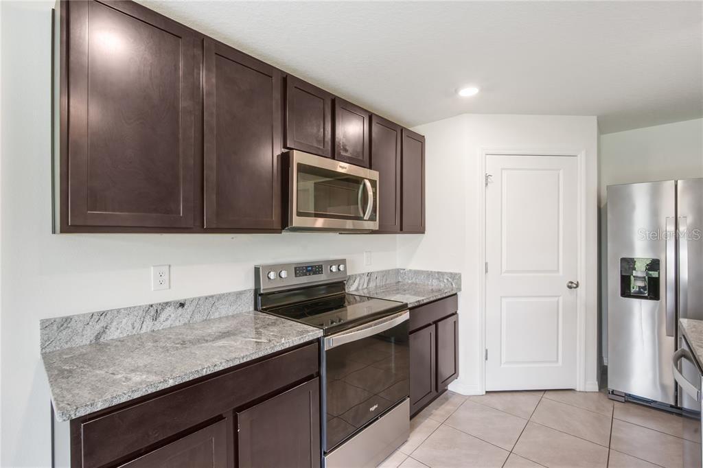 ZEPHYR LAKES SUB - Residential Lease