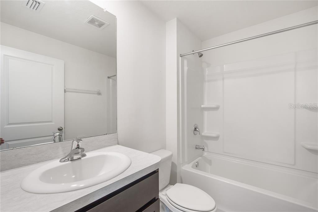 ZEPHYR LAKES SUB - Residential Lease