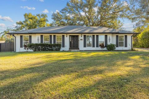 A home in LAKELAND